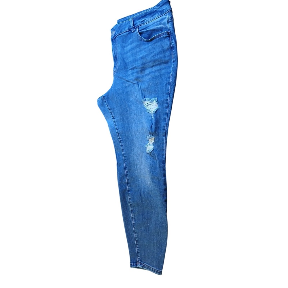 Maurices m jeans Mid-Rise Skinny Distressed Blue Ripped Denim Womens 22W Regular